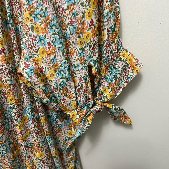 Lauren Conrad Spring/Summer Blouse - Picture 6 of 9